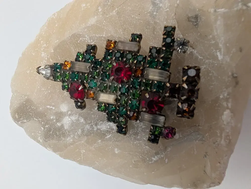 Vintage WEISS Christmas Tree Brooch Pin Rhinestone Holiday Jewelry Signed
